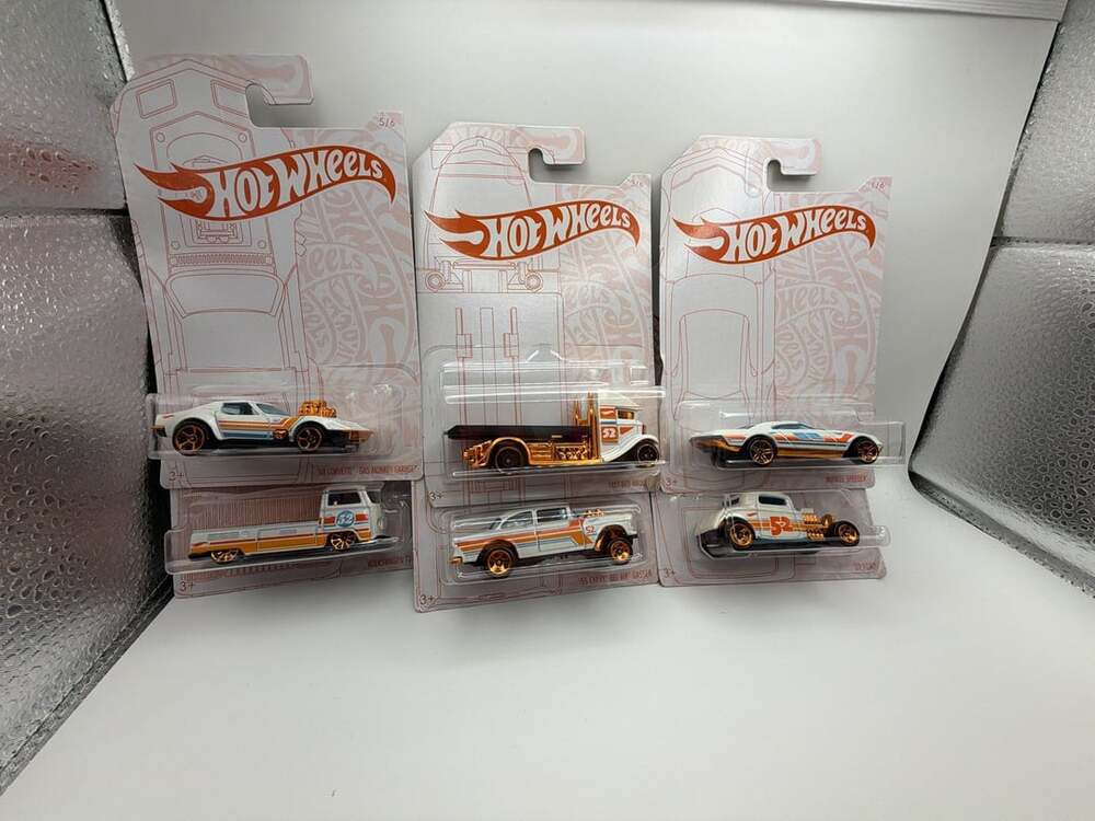 Hot Wheels 2020 Pearl & Chrome 52nd Anniversary Complete Set of 6 Diecast Cars